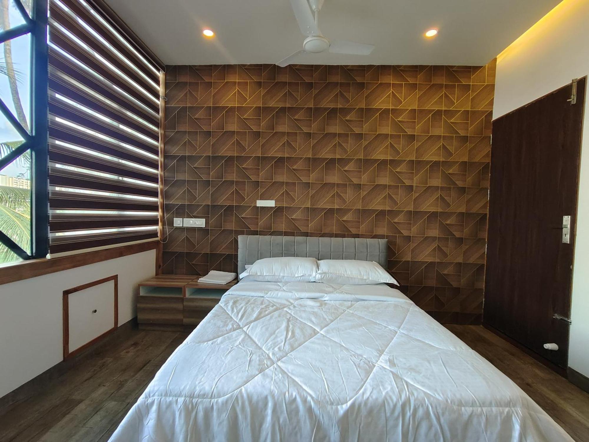 Marina Lounge Otel Kochi Dış mekan fotoğraf