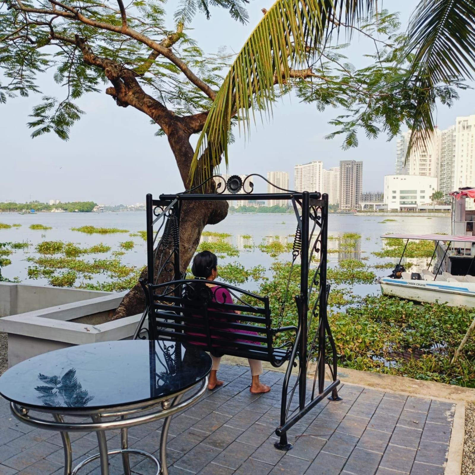 Marina Lounge Otel Kochi Dış mekan fotoğraf